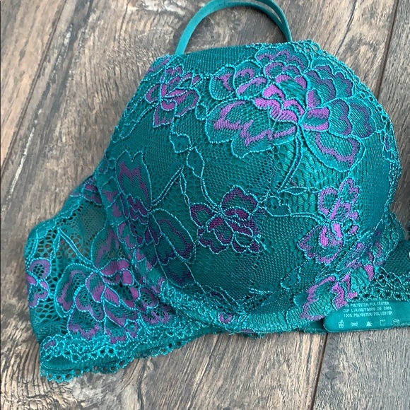 Pretty lace push up bra - Picture 4 of 8